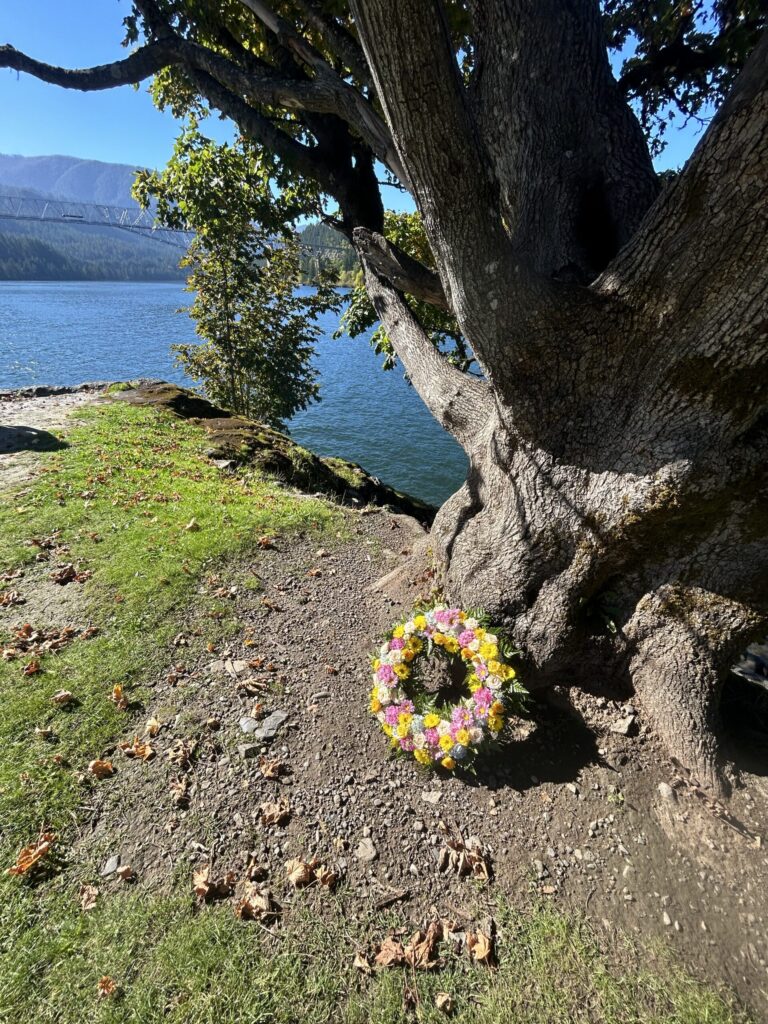 Circular floral wreath